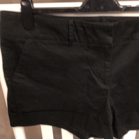 Women’s New York & Company shorts - Picture 3 of 7